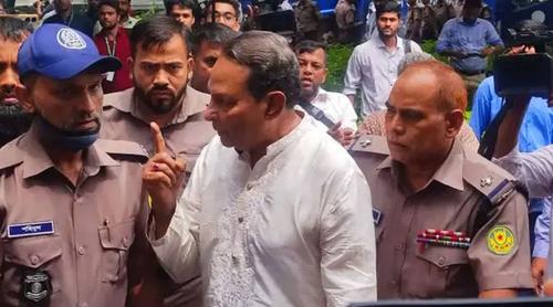 এজলাসে তোলার সময় দায়িত্বরত পুলিশকে শাসালেন হাসানুল হক ইনু