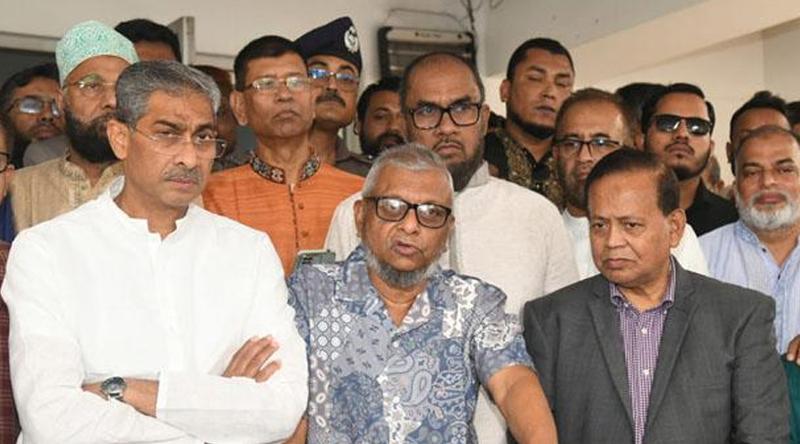 মধ্যপ্রাচ্যগামী এখন পর্যন্ত ২৮টি ফ্লাইট বাতিল হয়েছে: প্রবাসী কল্যাণমন্ত্রী