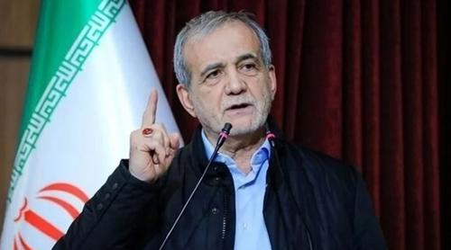 প্রেসিডেন্ট পেজেশকিয়ানকে প্রধান করে ‘অস্থায়ী নেতৃত্ব পরিষদ’ গঠন করল ইরান