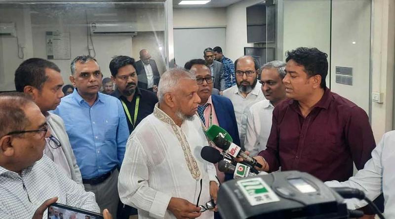 যখনই ফ্লাইট চালু হবে, আমরা মিডিয়ার মাধ্যমে জানাবো: প্রবাসী কল্যাণ মন্ত্রী