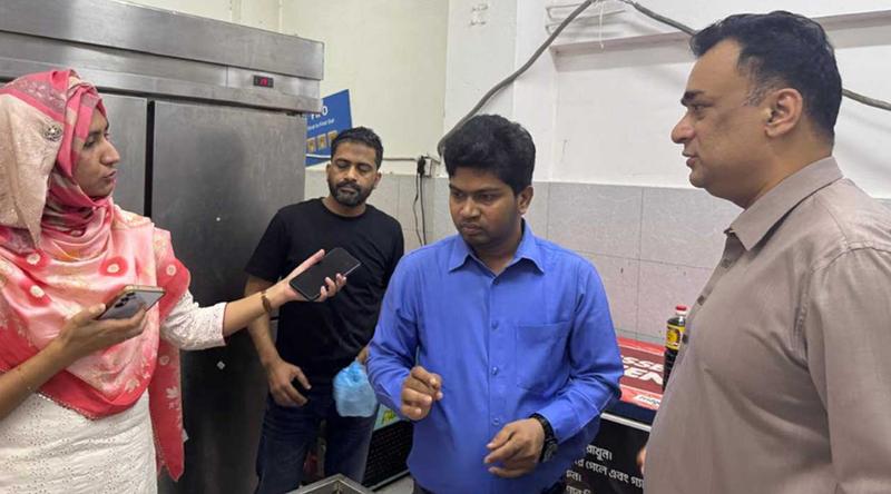 চট্টগ্রামের বারকোড সুইটসে অস্বাস্থ্যকর পরিবেশ, জরিমানা দেড় লাখ