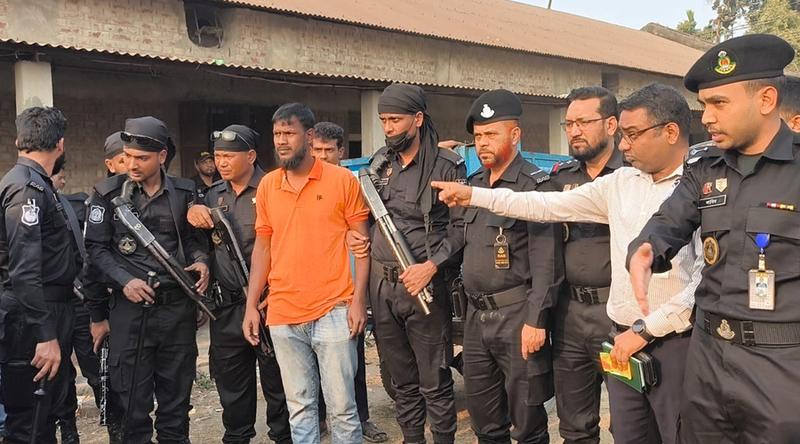 ইটের নিচে পুঁতে রাখা হয়েছিল ১৪৪৪ লিটার টিসিবির তেল