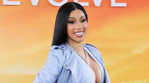 ভরা মঞ্চে বিতর্কের মুখে ব়্যাপার কার্ডি বি