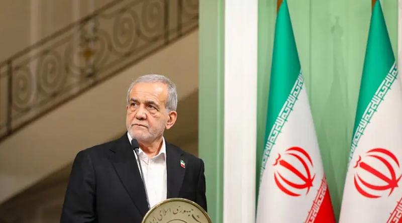 সর্বোচ্চ নেতার নীতিতেই কঠোর জবাব দেবে ইরান: মাসুদ পেজেশকিয়ান