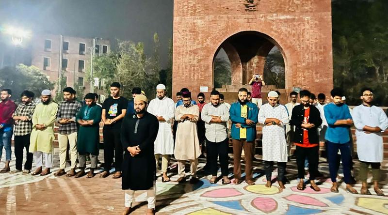 জাবিতে আয়াতুল্লাহ খামেনিসহ ইরানে নিহত সবার স্মরণে গায়েবানা জানাজা