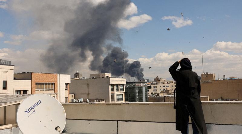 ইরানের রাষ্ট্রায়ত্ত টেলিভিশন কেন্দ্রে নতুন করে হামলা