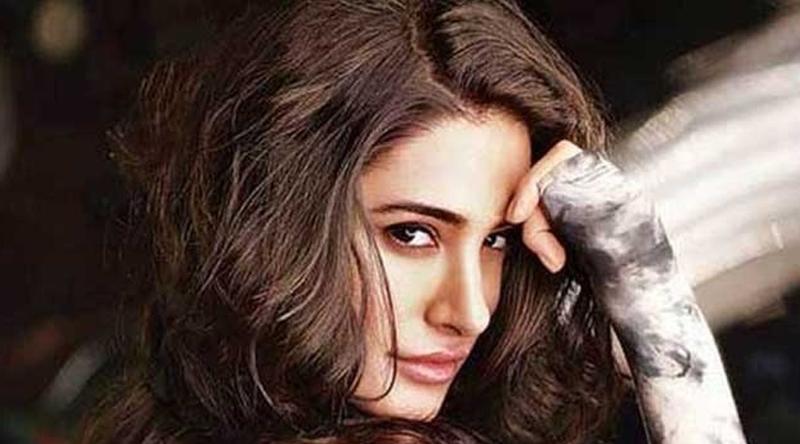 দুবাইয়ে অনিশ্চয়তায় নার্গিস ফাখরি