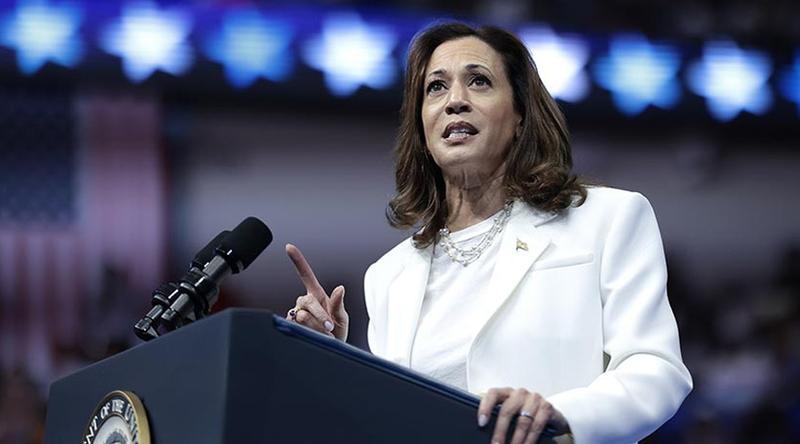 আমেরিকাকে অনুমোদনহীন যুদ্ধে জড়াচ্ছেন ট্রাম্প: কমলা হ্যারিস