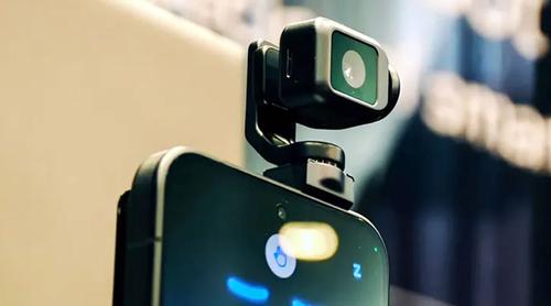 নতুন ফোন-গ্যাজেটে চমক, আসছে রোবট ফোন