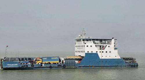 দৌলতদিয়া-পাটুরিয়া নৌরুটে ফেরি চলাচল স্বাভাবিক