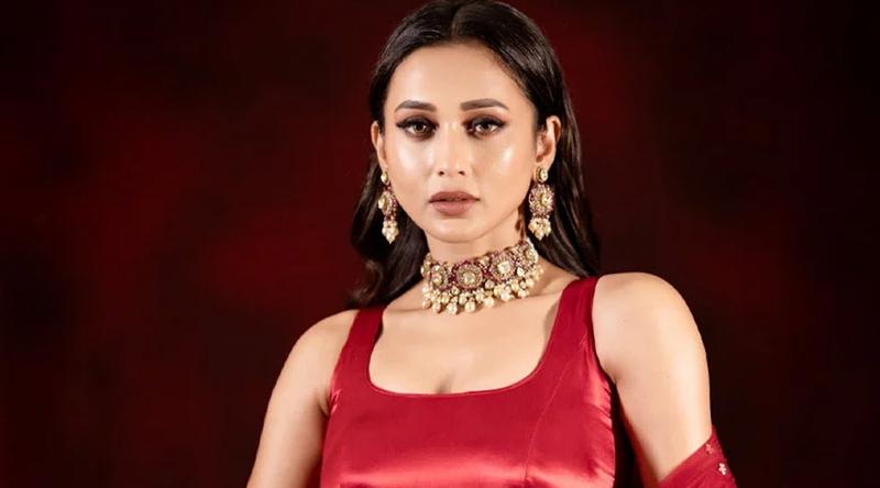 মিমির বিরুদ্ধে দুই মামলা, ২০ লাখ রুপি ক্ষতিপূরণ দাবি