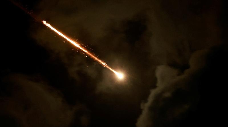 ইসরায়েলকে লক্ষ্য করে ব্যালিস্টিক মিসাইল ছুড়ল ইরান