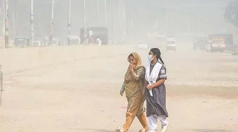 বিশ্বে বায়ুদূষণে শীর্ষে রাজধানী ঢাকা