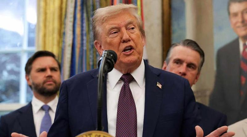 ইরানের বিরুদ্ধে ‘থার্ড ওয়েভ’ সামরিক হামলা শুরু যুক্তরাষ্ট্রের, সতর্কবার্তা ট্রাম্পের