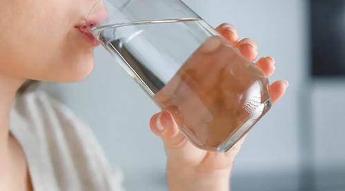 ইফতারে কতটুকু পানি পান ভালো, জানালেন পুষ্টিবিদ