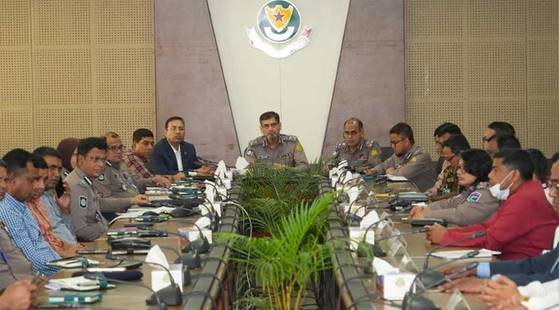 ব্যাংক-শপিং মলের নিরাপত্তা, ভেজাল ও দ্রব্যমূল্য নিয়ন্ত্রণে ডিএমপির সভা