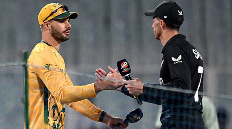 সেমিফাইনালে টস হেরে ব্যাটিংয়ে দক্ষিণ আফ্রিকা