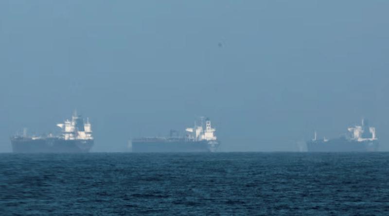 ২৪ ঘণ্টায় আরব উপসাগরে ৫ জাহাজে হামলা