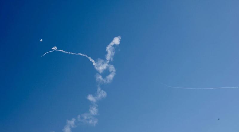 ইসরায়েলকে লক্ষ্য করে মিসাইল নিক্ষেপ করল ইরান