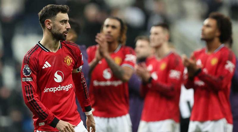 ১০ জনের নিউক্যাসলের বিপক্ষে হেরে গেল ম্যানচেস্টার ইউনাইটেড