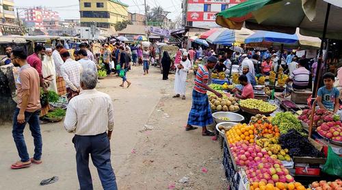 হাসনাতের আলটিমেটামের ৭ দিন পার হলেও ফুটপাত ছাড়েননি ব্যবসায়ীরা