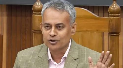 অতিরিক্ত ভাড়া নিলে বাতিল হবে রুট পারমিট: শেখ রবিউল আলম