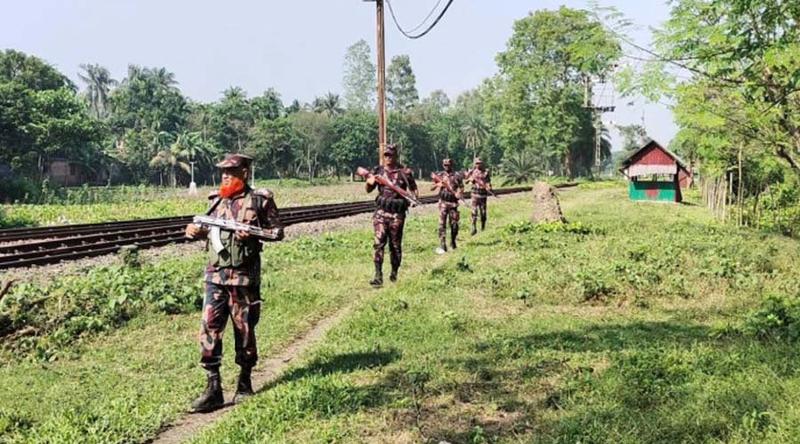 জ্বালানি তেল পাচার রোধে হিলি সীমান্তে বিজিবির সতর্কতা