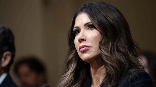 মার্কিন হোমল্যান্ড সিকিউরিটি মন্ত্রীকে দায়িত্ব থেকে সরালেন ট্রাম্প