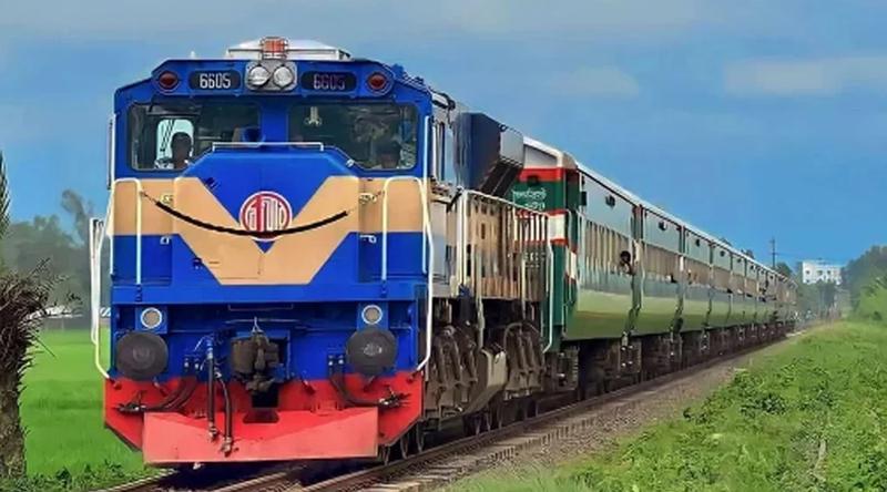 রেল ক্রসিংয়ে মোটরসাইকেল, ট্রেনের ধাক্কায় নিহত ২ আরোহী