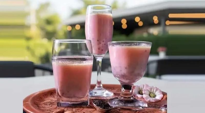 ইফতারে রাখুন পুষ্টিকর তোকমার শরবত