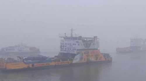 ঘন কুয়াশার কারণে নৌযান চলাচল নিয়ে সতর্কবার্তা