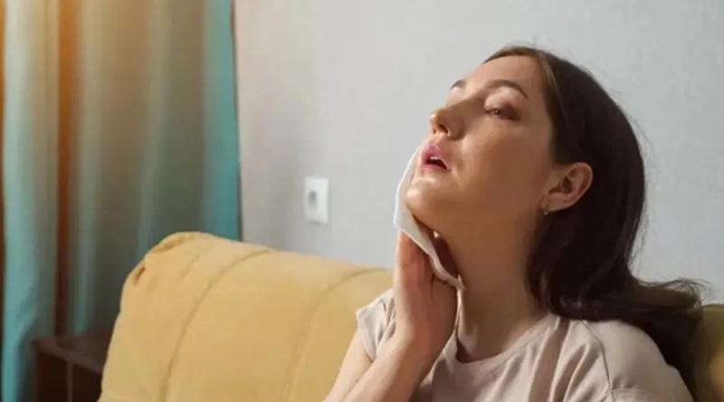 ঘুমালে ঘাম হয়? জেনে নিন কারণ