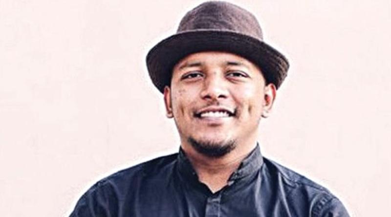 প্রথম প্রেমের গল্প ফেসবুকে শেয়ার করলেন মিনার, চ্যাটের স্ক্রিনশট ভাইরাল