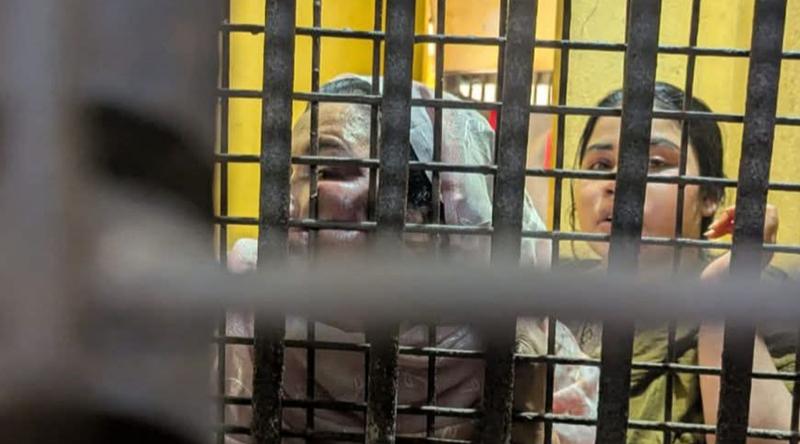 পুলিশের কাছে ঘুষের টাকা ফেরত চাওয়ায় মা-মেয়েকে ১ মাসের কারাদণ্ড দিলেন ইউএনও!