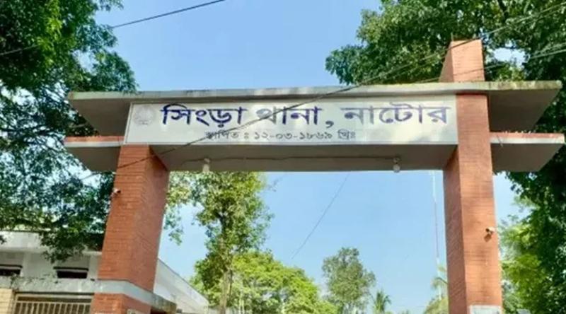 নাটোরে স্থানীয়দের হামলা, আহত ৩ পুলিশ সদস্য