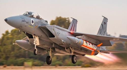 খামেনিকে হত্যায় ‘ব্লু স্প্যারো’ মিসাইল ছুড়েছিল ইসরায়েল