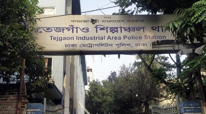 তেজগাঁওয়ে আইল্যান্ডের সঙ্গে সিএনজির ধাক্কায় প্রাণ গেল ২ জনের