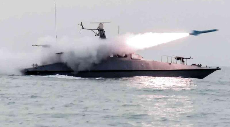 হরমুজ প্রণালিতে মার্কিন বাহিনীর জন্য অপেক্ষায় আইআরজিসি