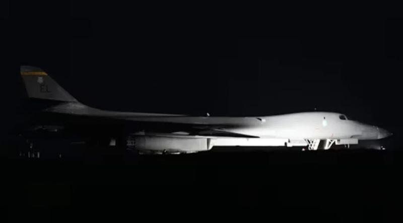 ব্রিটিশ ঘাঁটিতে নামল মার্কিন অত্যাধুনিক যুদ্ধবিমান