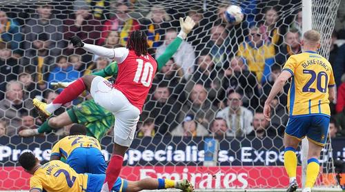 এজে-মাদুয়েকের গোলে ম্যান্সফিল্ডকে হারাল আর্সেনাল