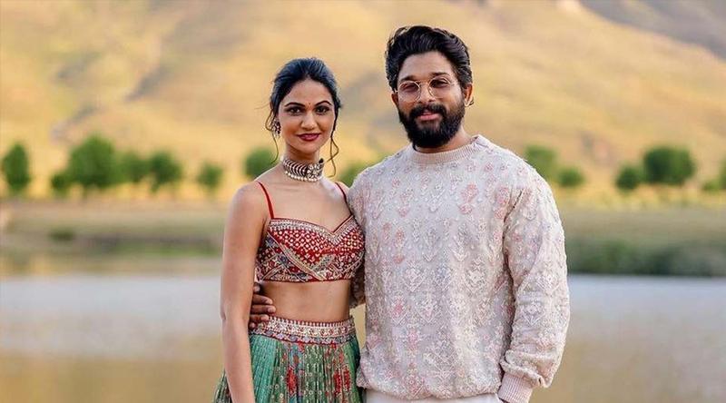 ভালোবাসার পনেরো বছর, সামাজিক মাধ্যমে ভাইরাল তারকা দম্পতি