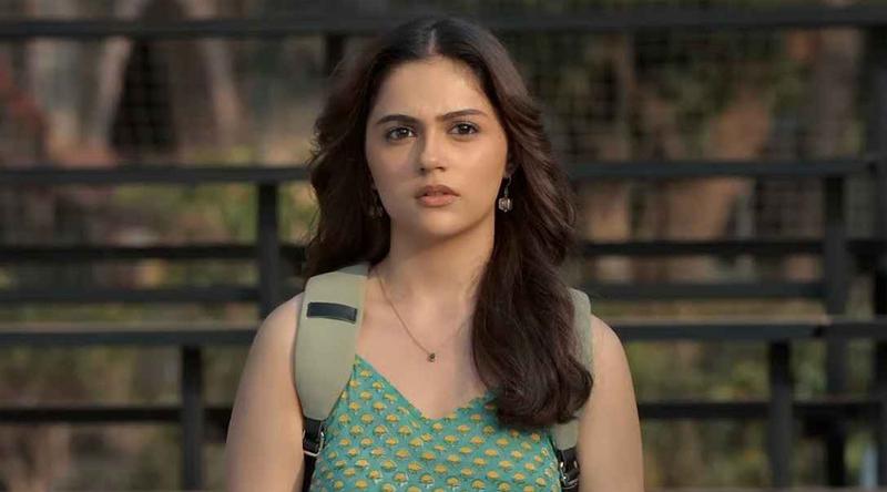 নতুন ছবিতে মুগ্ধ করলেন আনীত পাড্ডা