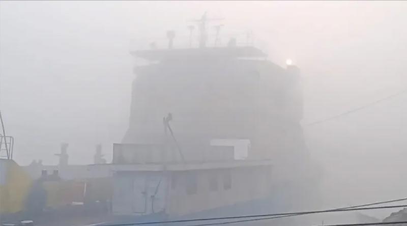 ঘন কুয়াশায় দৌলতদিয়া-পাটুরিয়া নৌরুটে ফেরি চলাচল বন্ধ