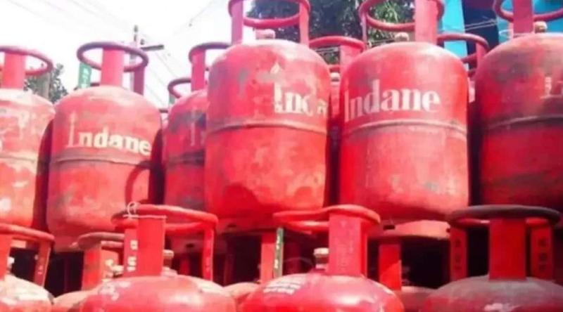 ভারতে বাড়ল গ্যাসের দাম