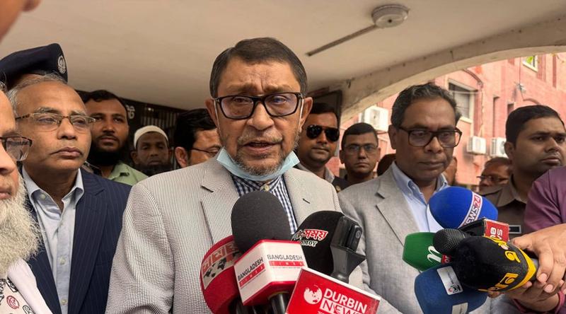 মানসিক হাসপাতালের বেডে ছারপোকা-তেলাপোকা দেখে বিস্মিত স্বাস্থ্যমন্ত্রী