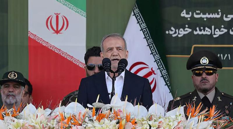 শত্রুকে এক ইঞ্চি জমিও দখল করতে দেবে না ইরান, জাতির উদ্দেশে ভাষণে পেজেশকিয়ান