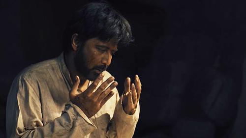 প্রকাশ্যে দমের লুক