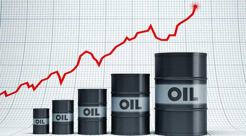 চলমান মধ্যপ্রাচ্য ইস্যুর জেরে ৪ বছরের রেকর্ড ভাঙল তেলের দাম