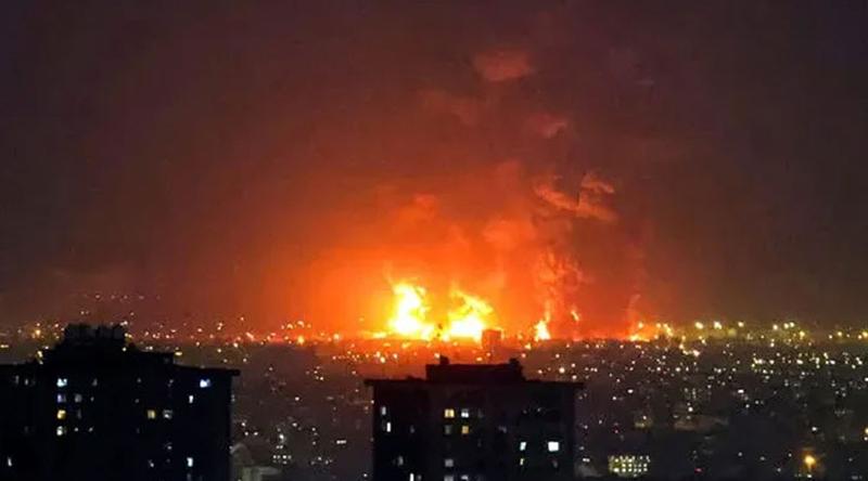 ইরানি তেলের ডিপোতে হামলার পর ইসরায়েলকে ‘হোয়াট দ্য ফা**’ বার্তা পাঠায় যুক্তরাষ্ট্র