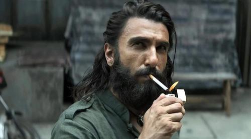 মুক্তির আগেই তুমুল সাড়া, অগ্রিম বুকিংয়ে ইতিহাস গড়ার পথে ‘ধুরন্ধর’